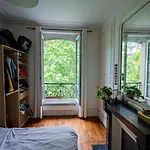 Bright Apt Near Republique
