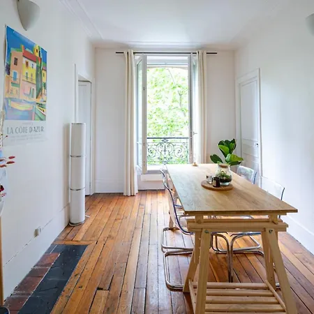 Bright Apt Near Republique