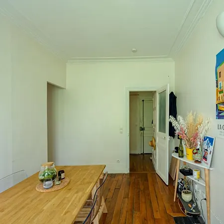 Bright Apt Near Republique Parigi